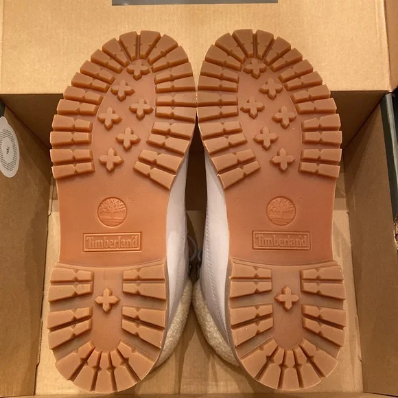 New in Box Women’s Timberland Premium 6-Inch Waterproof Boots - Picture 5 of 8
